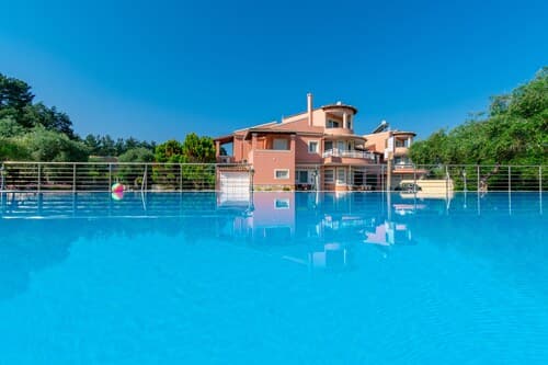 Villa Leo 2 , Dassia