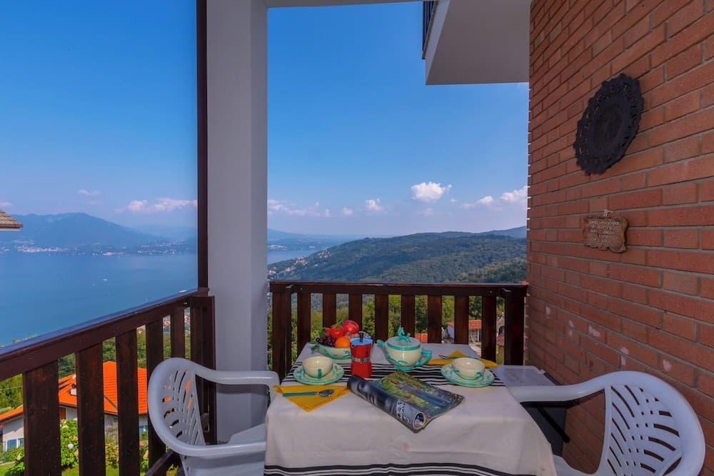 Nicoletta's Lake View On Stresa Hills