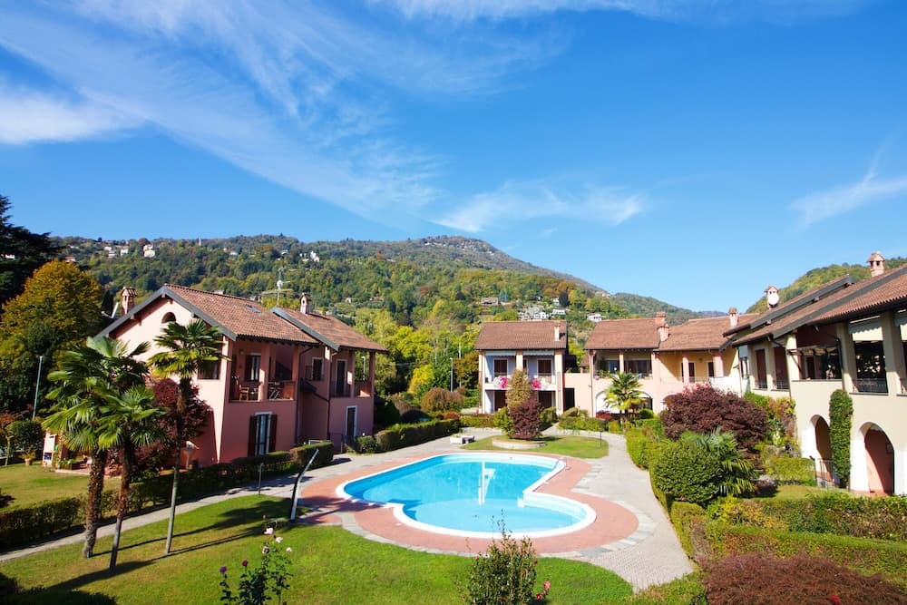 Sunflower Relax Pool and Terrace