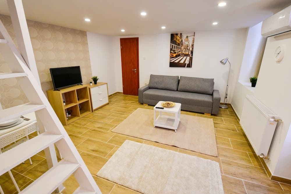 Two bedroom flat in the heart of city, Király str.