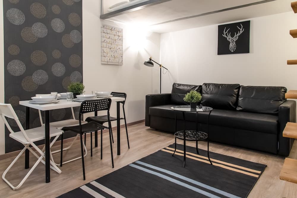 Cosy studio flat, Síp street