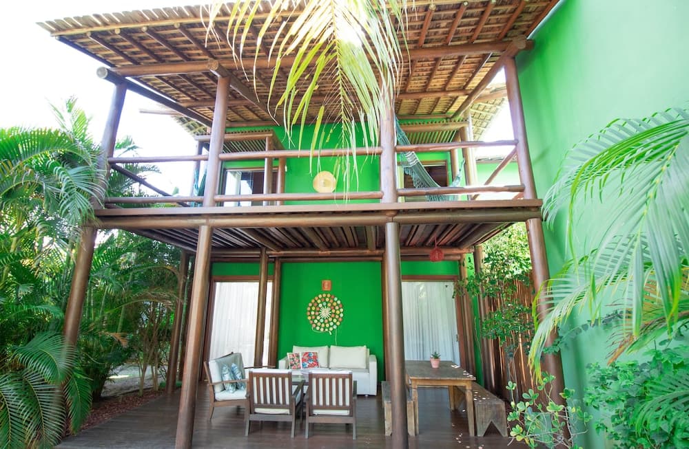 IT04 Bangalo Duplex 3 Suítes Pe na Areia