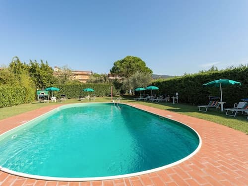 Apartment in Tuoro sul Trasimeno With Pool