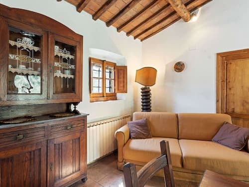 Elegant 2-bedroom Holiday Home in Tuscan