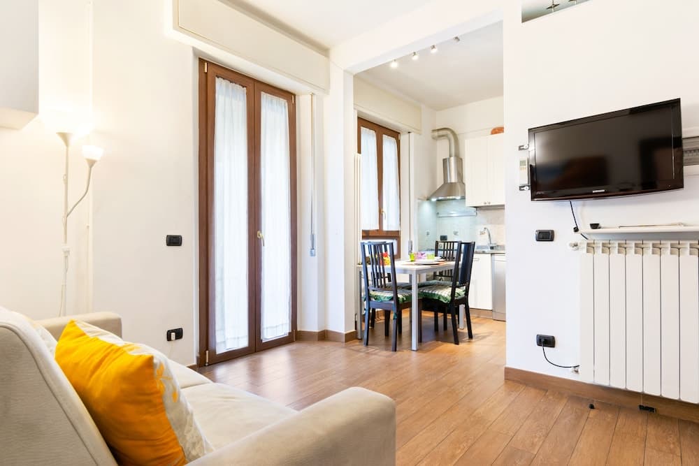 Arno River Bright Apartment