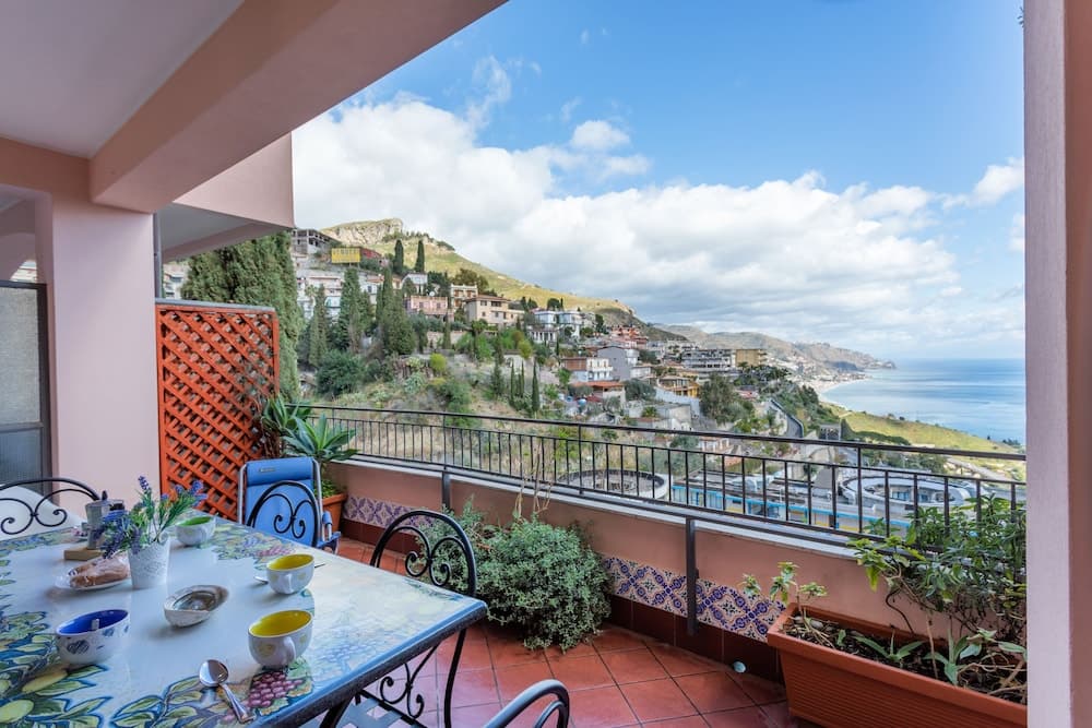 Fontana Vecchia Experience - Parking and Seaview