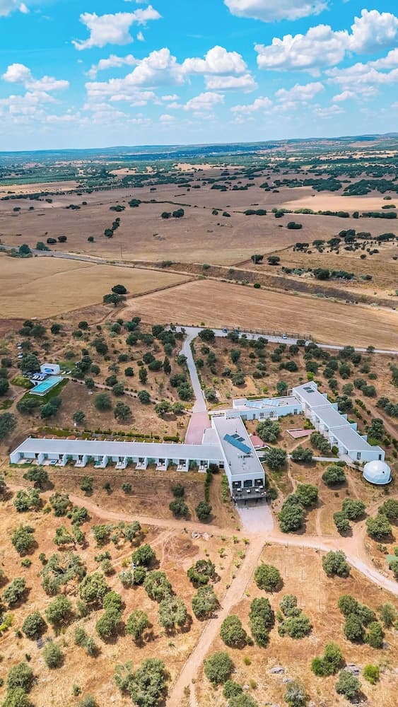Montimerso Skyscape Country House