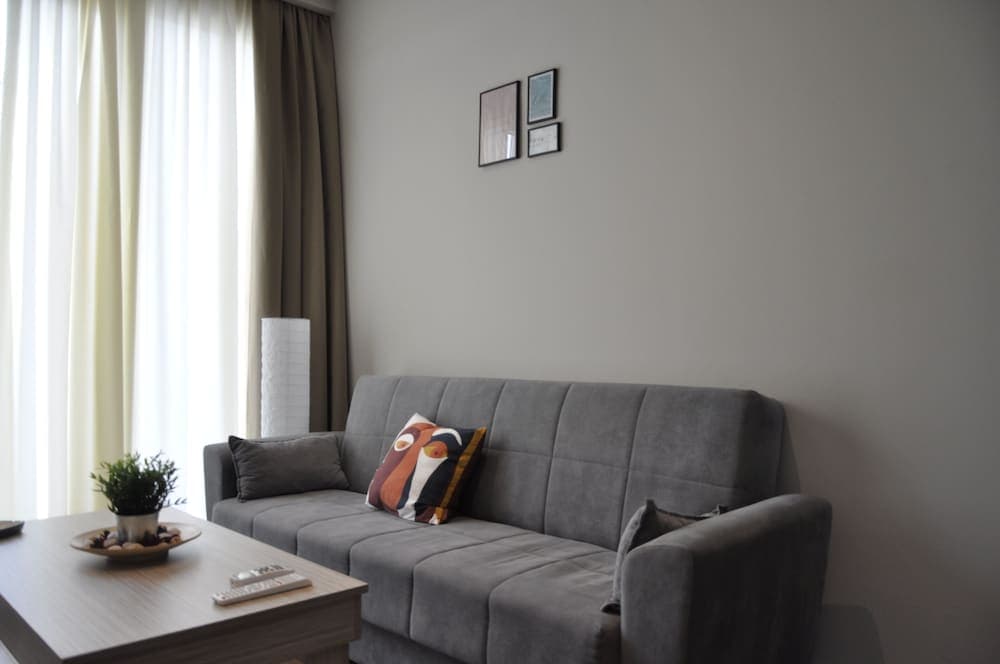 Penthouse Apartments, The Luxury Suites