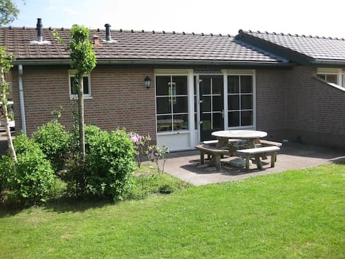 Semi-detached Bungalow with Dishwasher near Veluwe