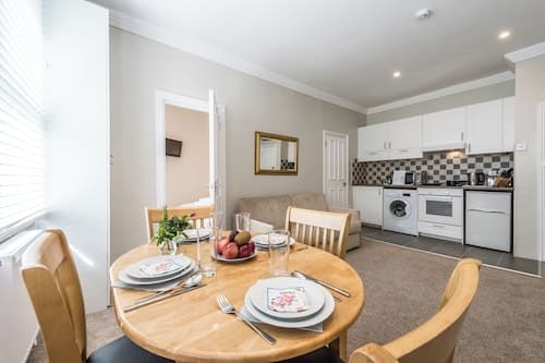 Stylish Apartment 12 Minutes Tube to Oxford Street With Free Wifi and air con