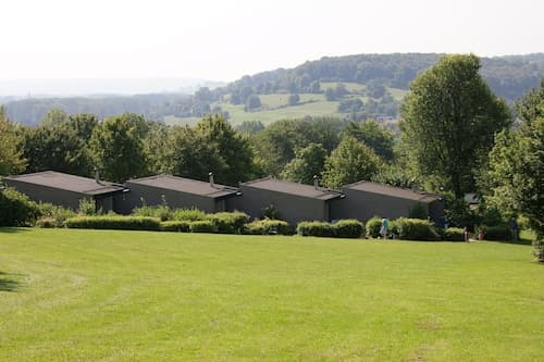 Well-kept Bungalow With Fireplace Near Valkenburg