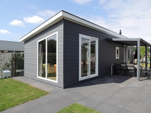 Atmospheric Chalet with Porch near Veluwe