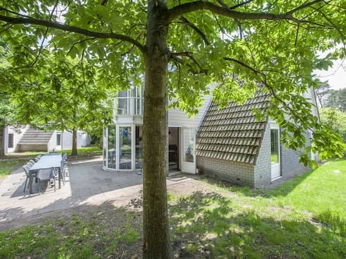 Restyled House with 5 Bathrooms near Vrachelse Heide