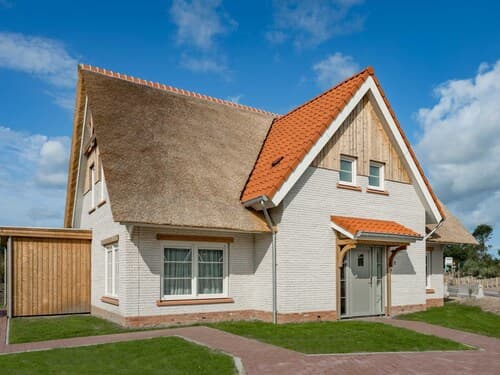 Villa in Nieuwvliet-bad Near the Beach