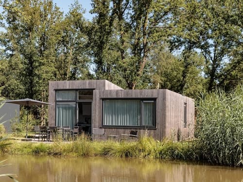 Water Lodge in Schaijk by the Waterside