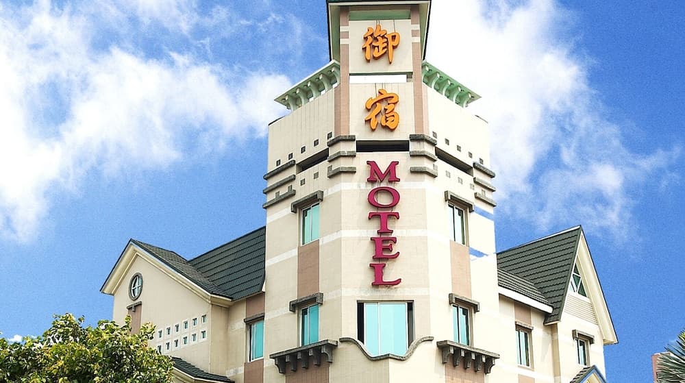 Royal Group Motel Chien Kuo Branch