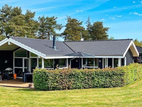 5 Star Holiday Home in Hals