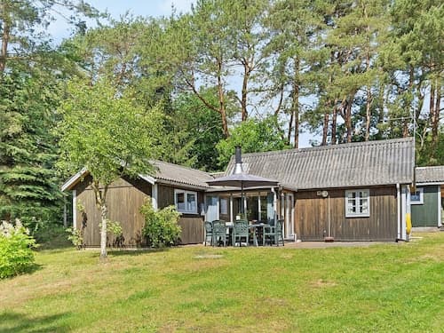 7 Person Holiday Home in Kolind-by Traum