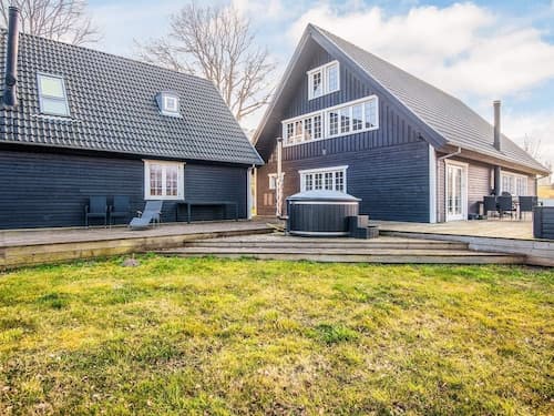 Luxurious Holiday Home in Jutland with Hot Tub