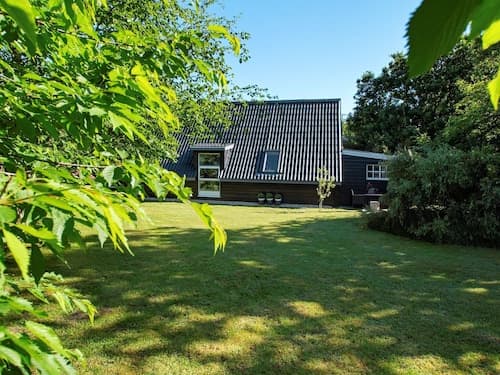 Attractive Holiday Home in Hemmet near Sea