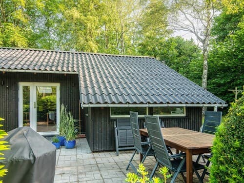 6 Person Holiday Home in Toftlund