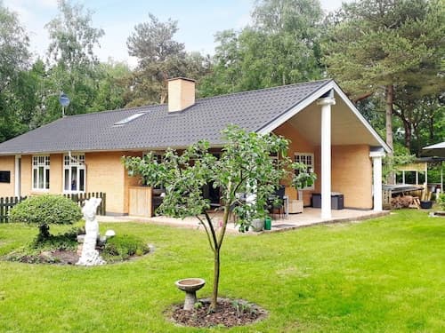 5 Star Holiday Home in Hadsund