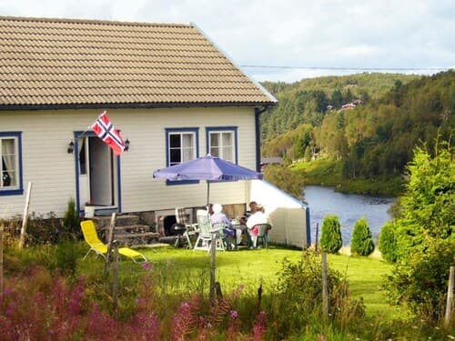 6 Person Holiday Home in Lyngdal
