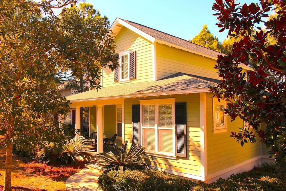 1337 Laurel Grove 3 Bedroom Home by RedAwning