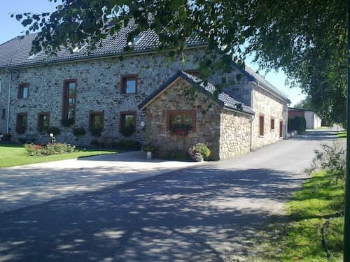 Spacious Residence near Tourist Cities