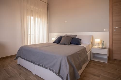 Seaview Rooms in the city center by Wonderful Italy