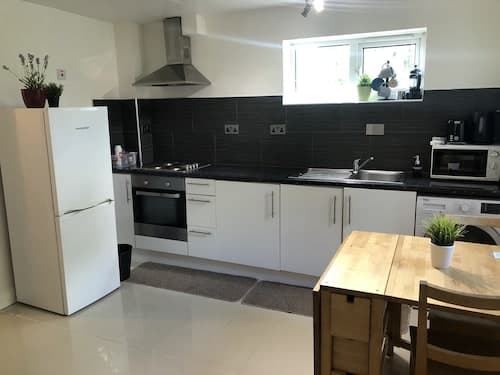 2 bedroom Apartment Heathrow Airport