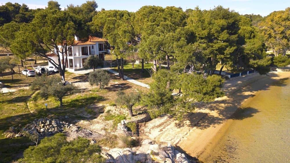 Filyra Private Beach Villa