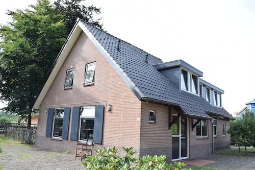 Spacious Farmhouse with Barbecue near Veluwe