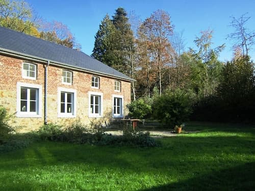 Castle Wing Situated in the Heart of a Quiet