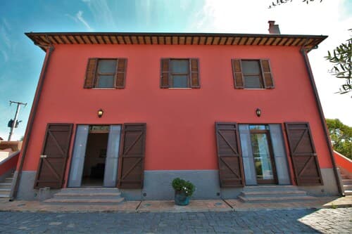 Spacious Farmhouse near Montalto di Castro with Shared Pool