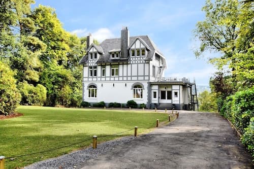 Opulent Holiday Home in Spa with Sauna, Hot Tub, Playroom