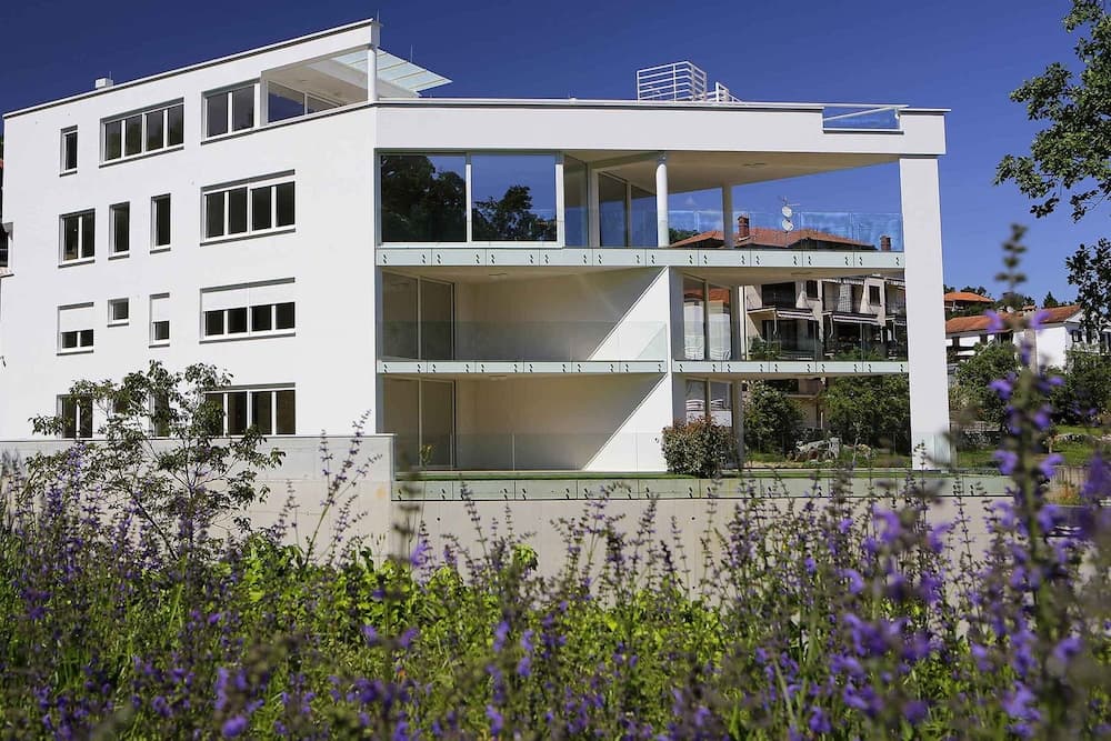 Modern apartment near the sea