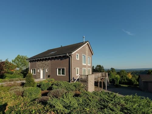 Lovely Villa in Durbuy with Hot Tub