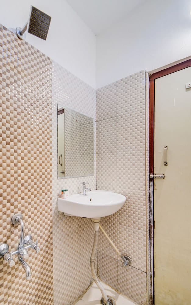 OYO 4025 Hotel Meredian Orchid