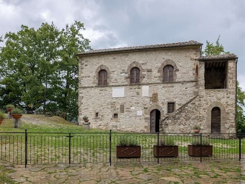 Farmhouse With Pool in Michelangelo