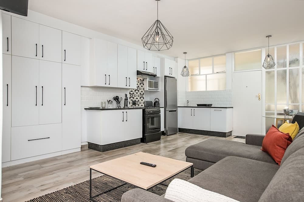 116 Illovo Mews Studio