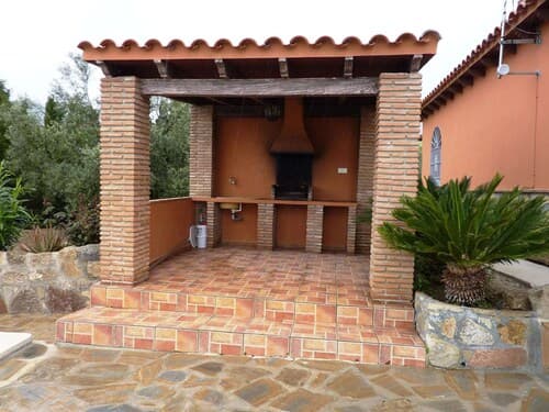 Detached Rural and Rustic House With a Private Swimming Pool