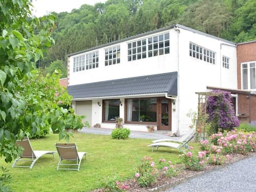 Luxurious Holiday Home in Hamoir With Terrace