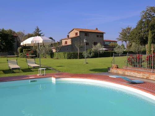 Agriturismo near Cortona with Spacious Garden & Swimming Pool