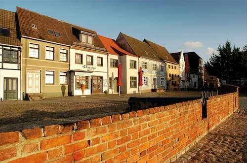 Einladende Ferienwohnung mit Terrasse in Wismar