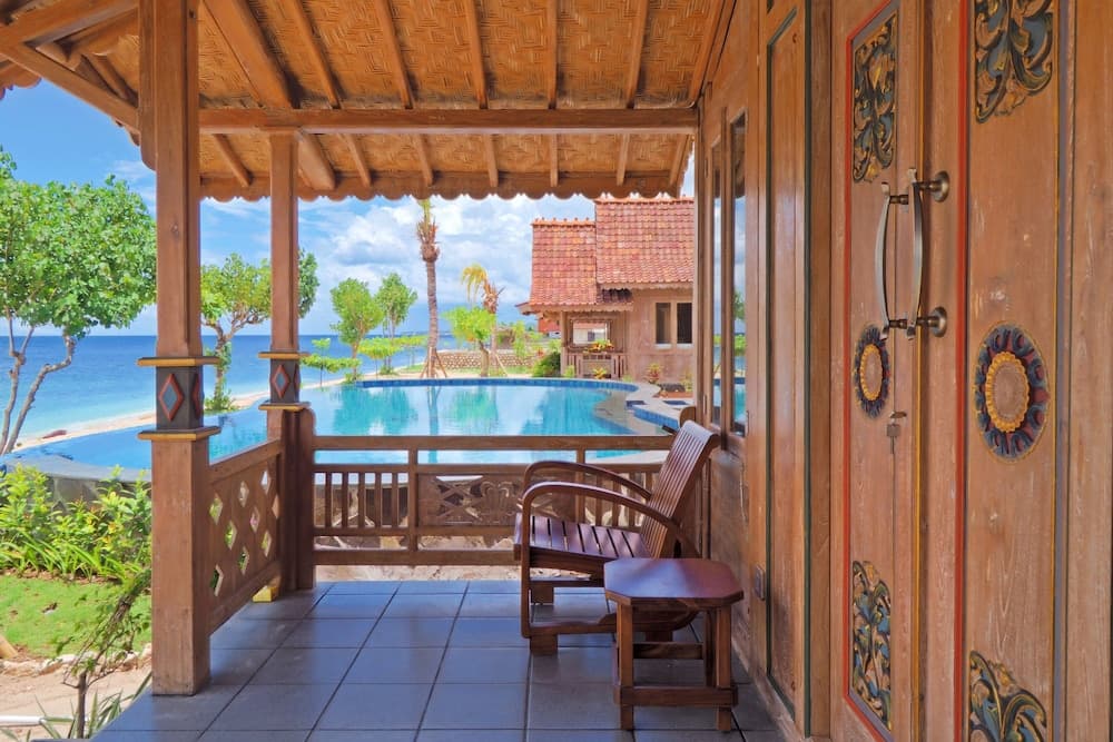 Blue Harbor Beachfront Villas & Resto