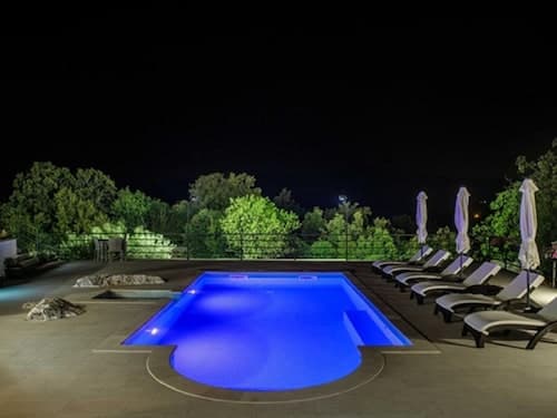 Brand new Countryside Villa With Heated Pool