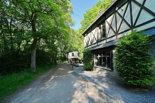 Lovely Holiday Home in Marche-en-Famenne with Hot Tub