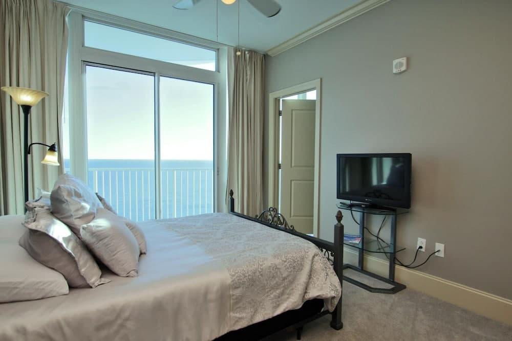 Bel Sole Penthouse 1801