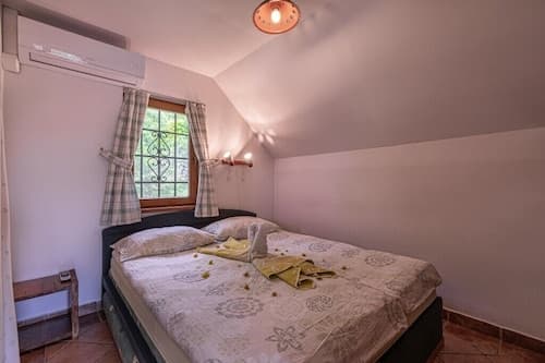 Vineyard Cottage Rataj